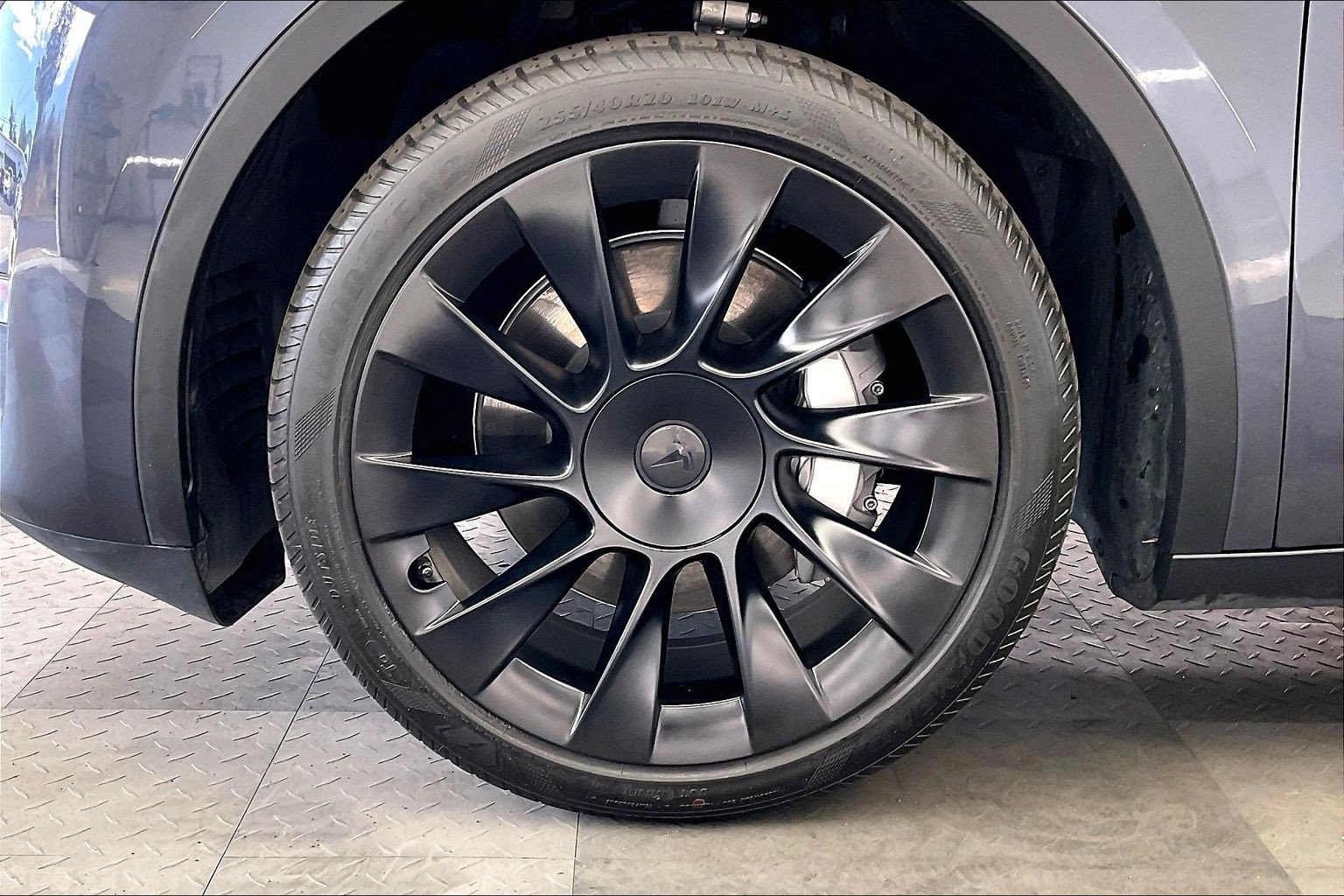 Used 2023 Midnight Silver Metallic Tesla Long Range image 8