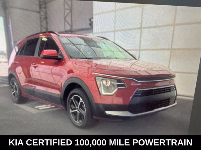 Used 2024 Red Kia LX image 4