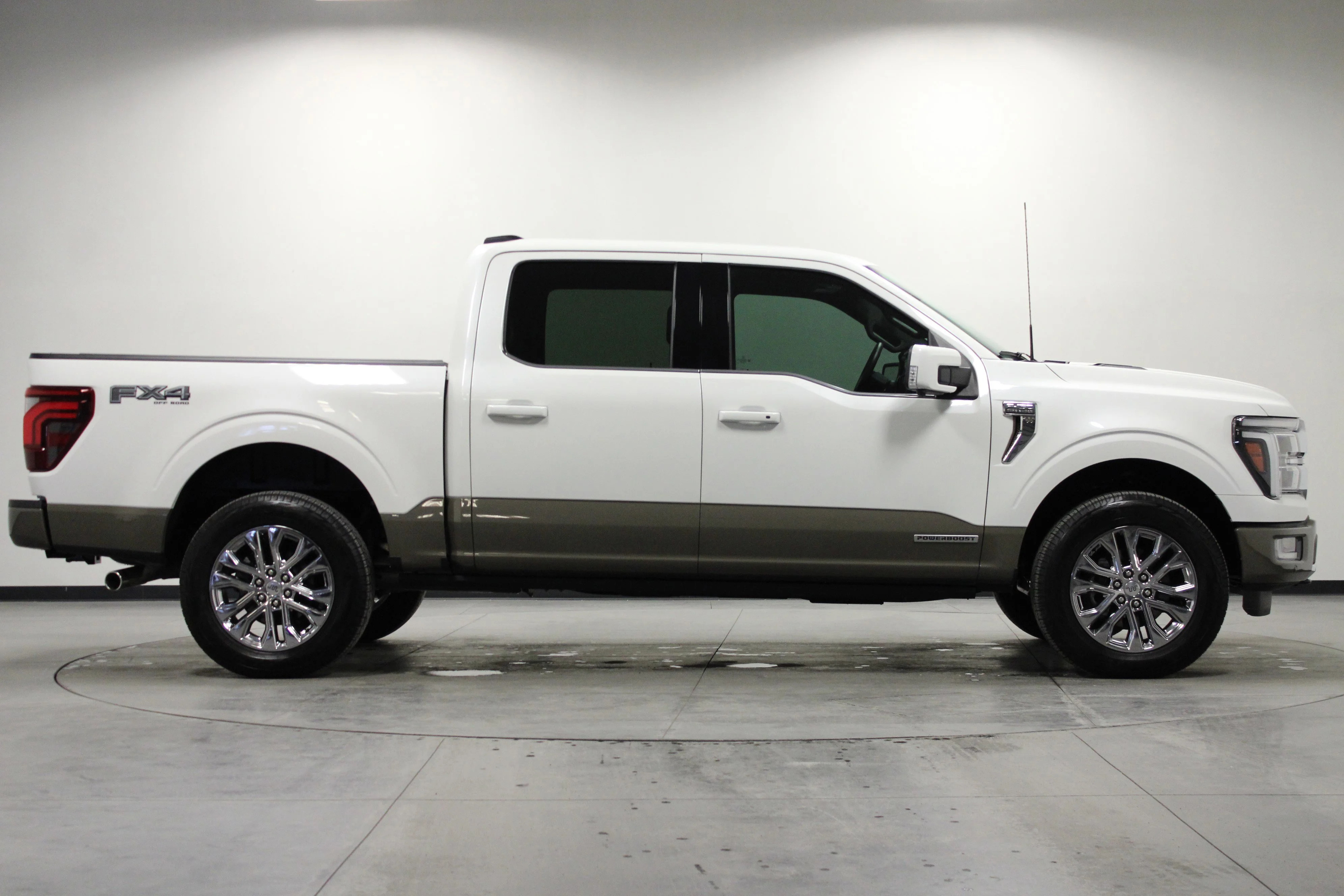Used 2025 Star White Metallic Tri-Coat Ford King Ranch image 3