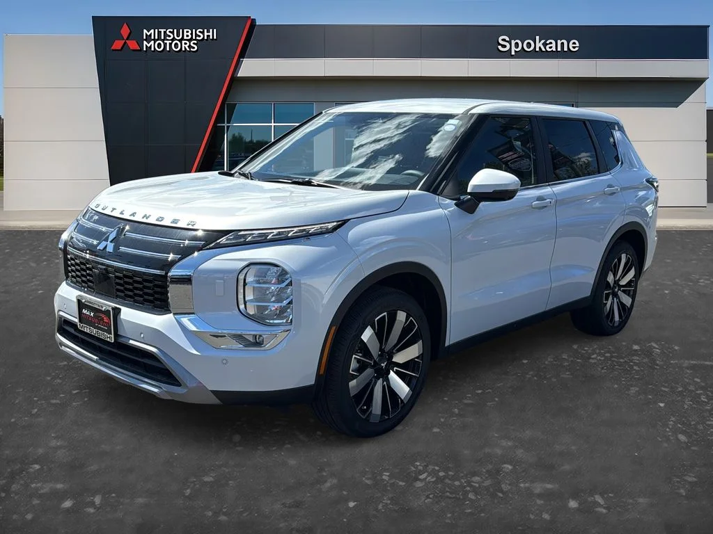 New 2026 White Diamond Mitsubishi LE image 3