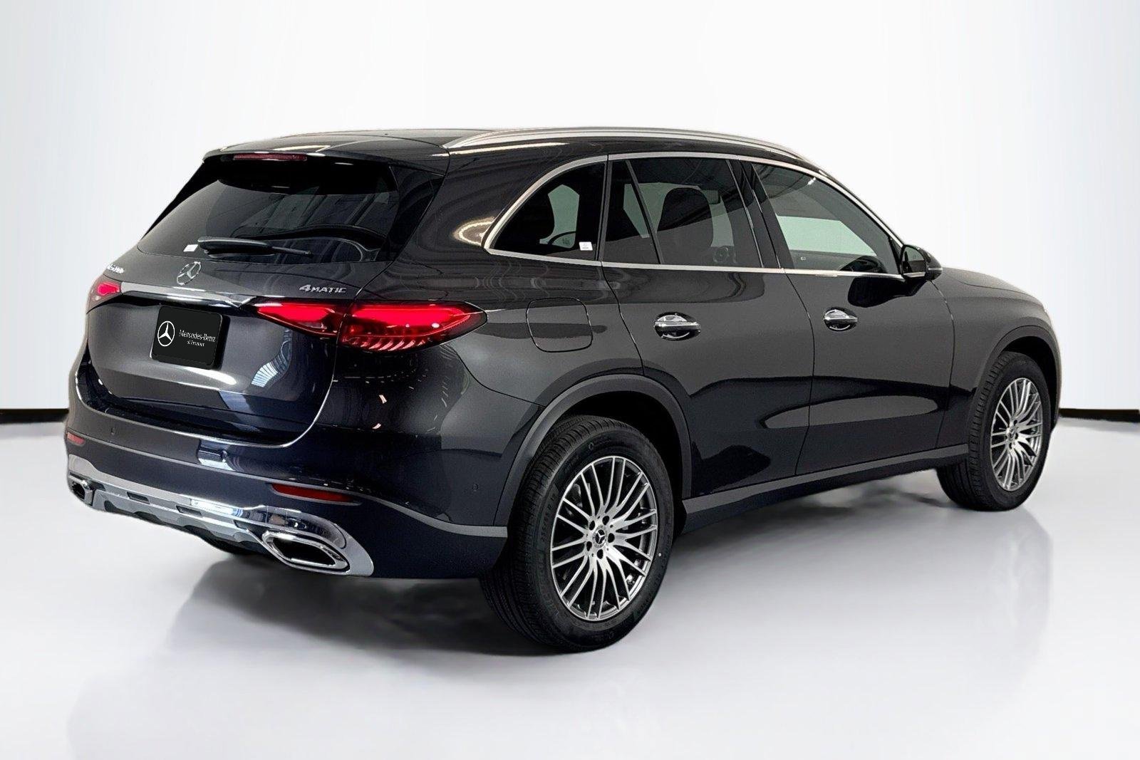 New 2026 Black Mercedes-Benz GLC 300 image 5