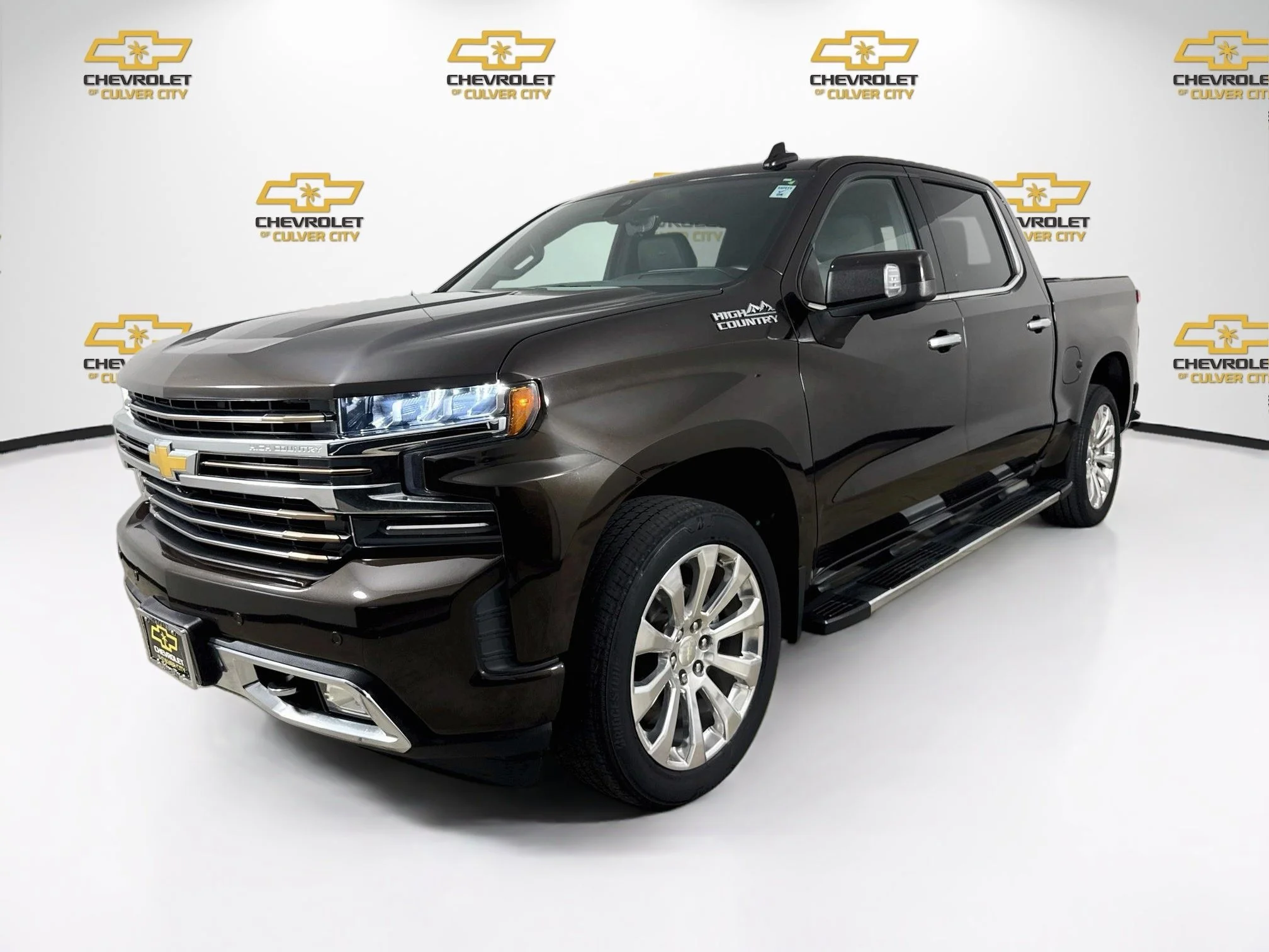 Used 2019 HAVANA BROWN METALLIC Chevrolet High Country image 3