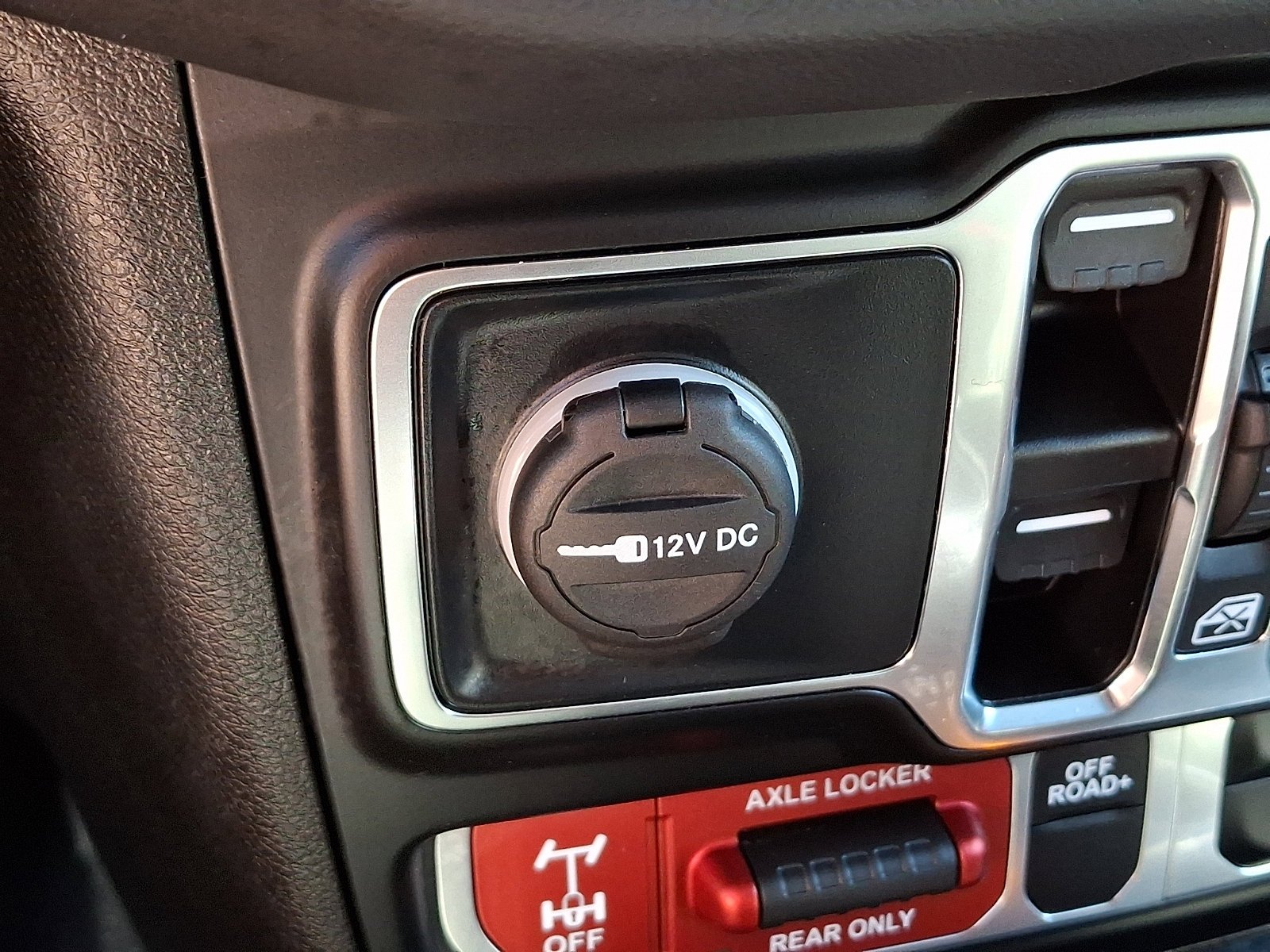Certified Used 2024 Anvil Clear Coat Jeep Mojave X image 24