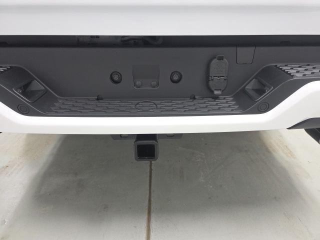 New 2026 Bright White Clear-Coat Exterior Paint RAM Big Horn/Lone Star image 8