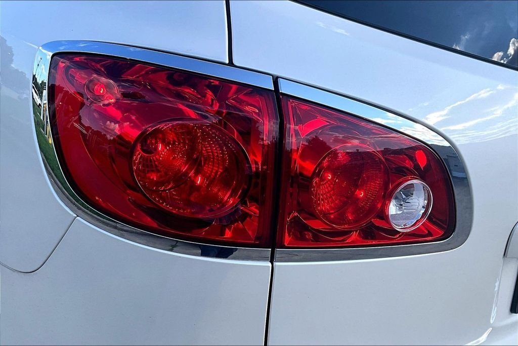 Used 2011 White Buick CXL image 32