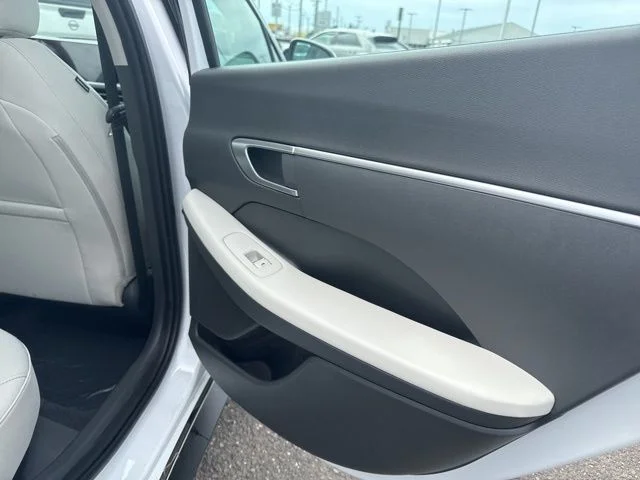 2025 Hyundai Sonata SE - Photo 11