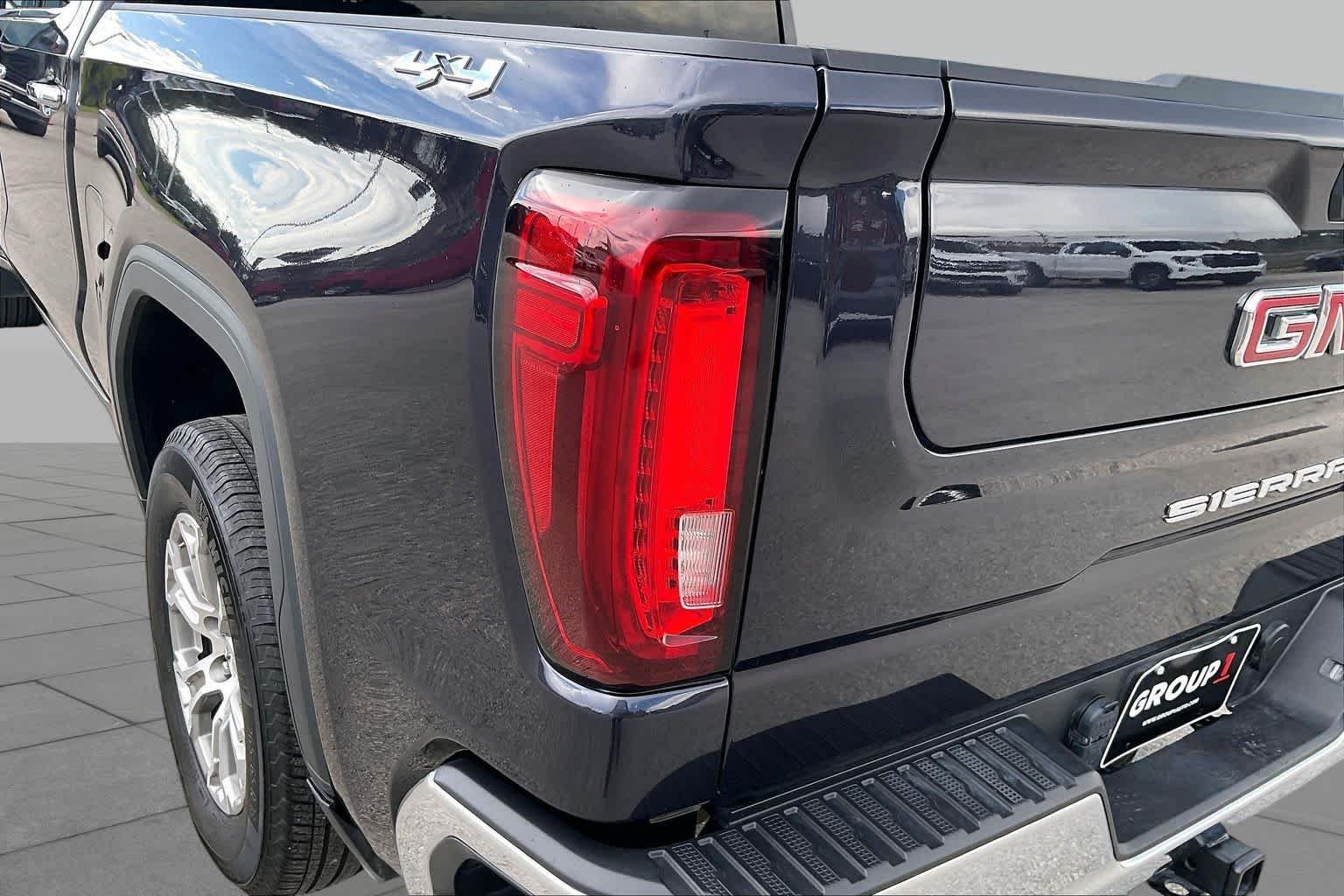 Used 2025 Titanium Rush Metallic GMC SLT image 28