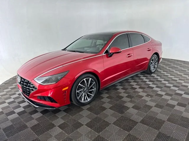 Used 2020 Red Hyundai Limited image 3