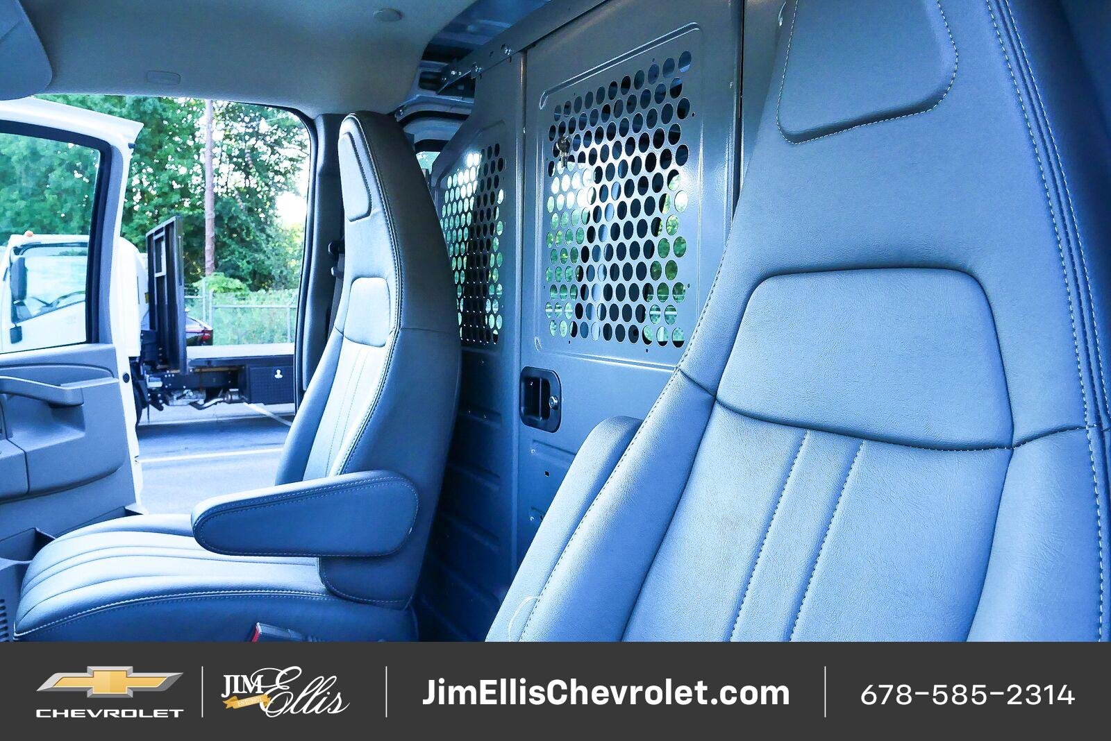 2025 Chevrolet Express Cargo Work Van - Photo 5