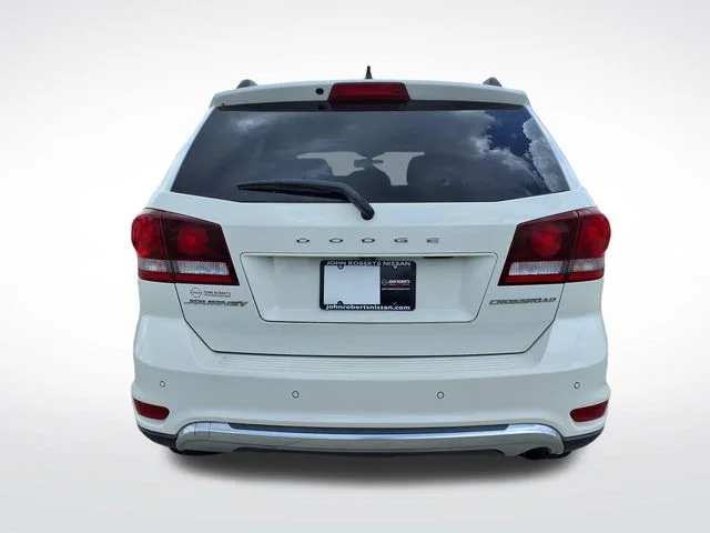 Used 2017 White Dodge Crossroad image 16