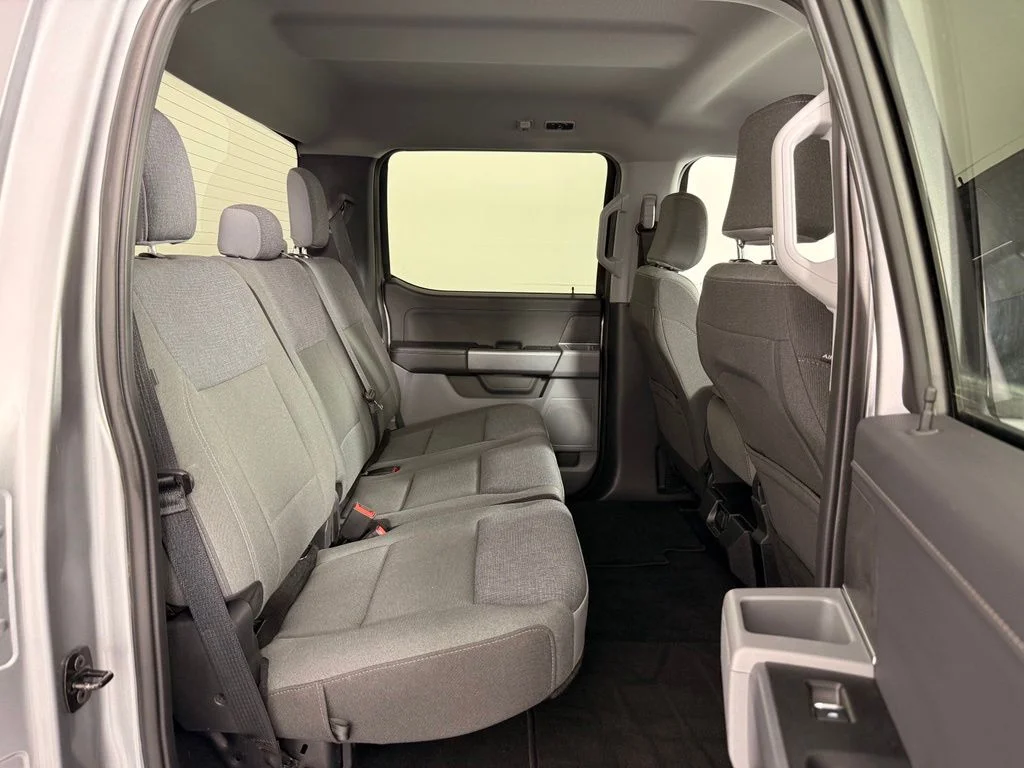 Used 2025 Silver Ford XLT image 19