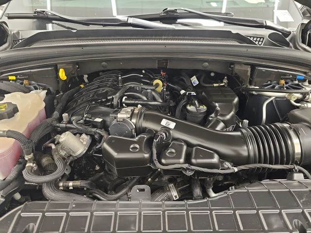 Used 2024 Metallic Jeep Summit Reserve image 39