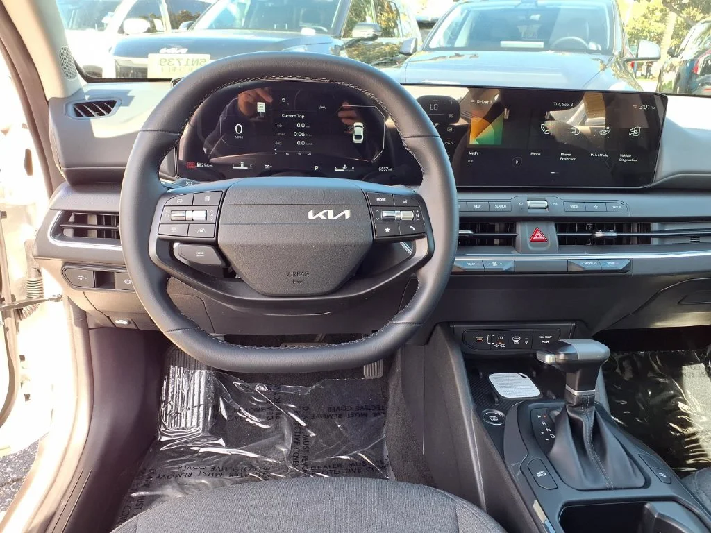 Certified Used 2025 White Kia EX image 17
