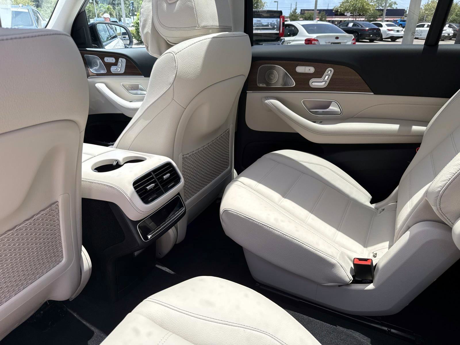 New 2026 Polar White Mercedes-Benz 450 4MATIC® SUV image 16
