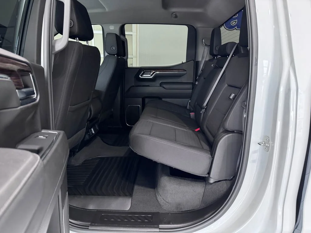 2024 GMC Sierra 1500 Elevation - Photo 13