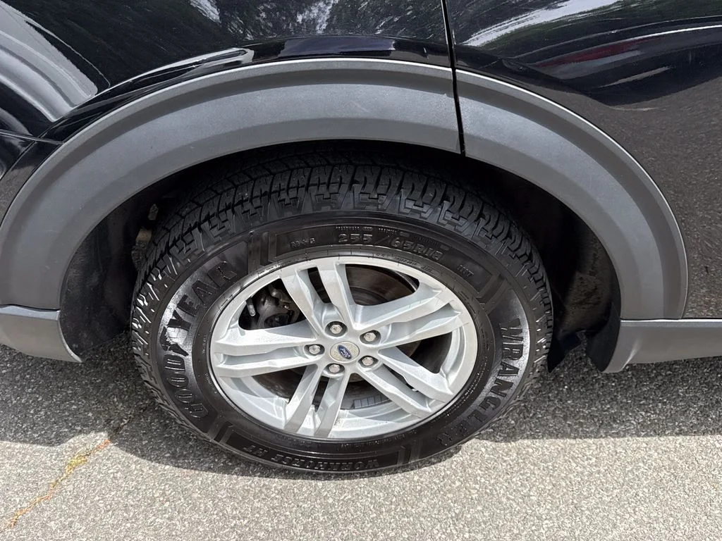 Used 2023 Agate Black Metallic Ford XLT image 12