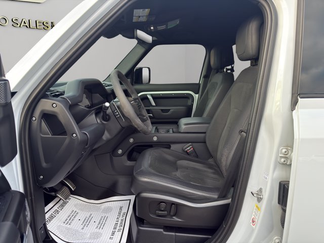 Used 2023 White Land Rover V8 image 9