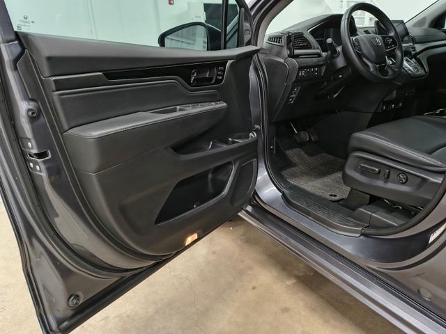 Used 2023  Honda Touring image 9