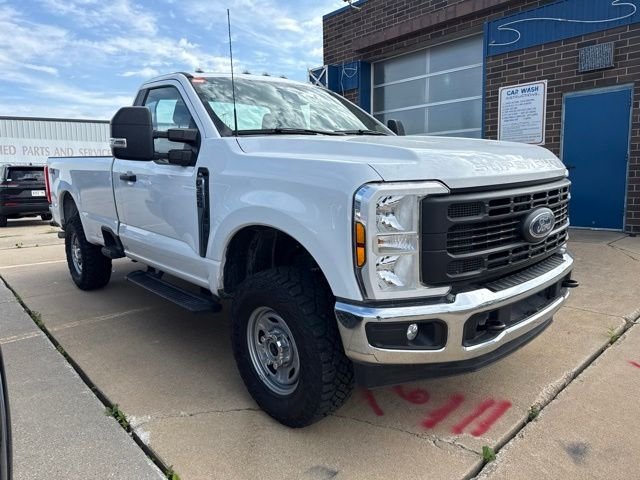 Used 2024 Oxford White Ford XL image 1