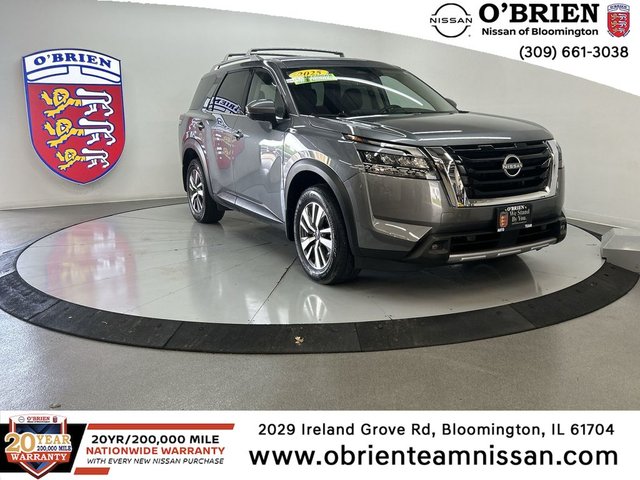 2025 Nissan Pathfinder SL