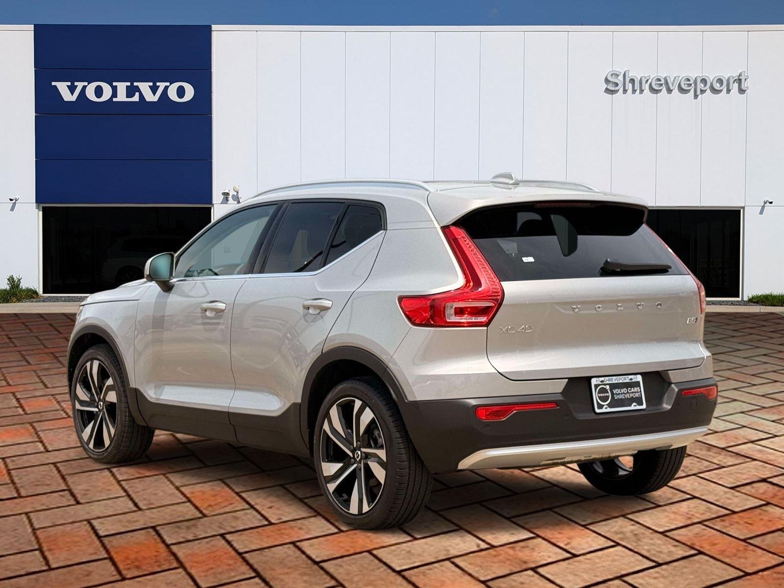 Used 2023 Silver Dawn Metallic Volvo Plus image 6