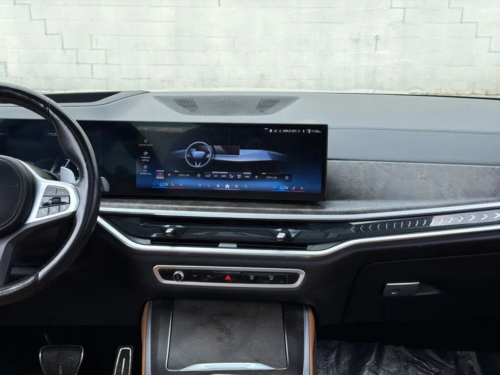 Used 2024 Black BMW xDrive40i image 18
