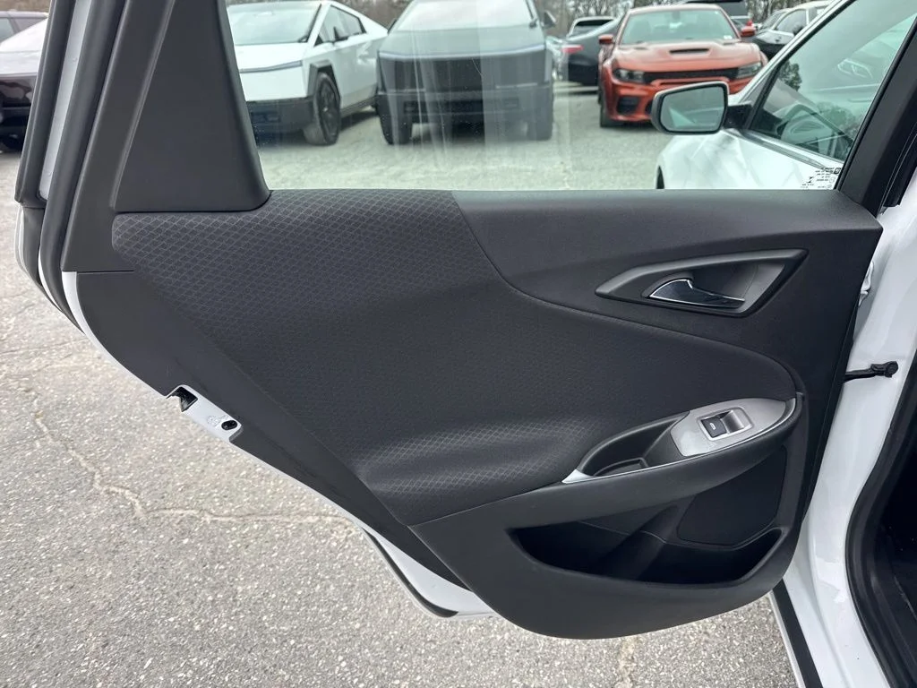 Used 2024 White Chevrolet LT image 26