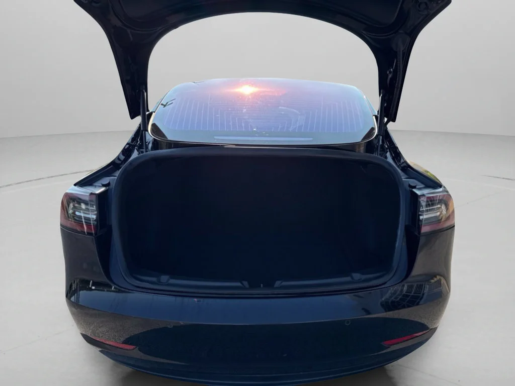 Used 2018 Obsidian Black Metallic Tesla Long Range image 26