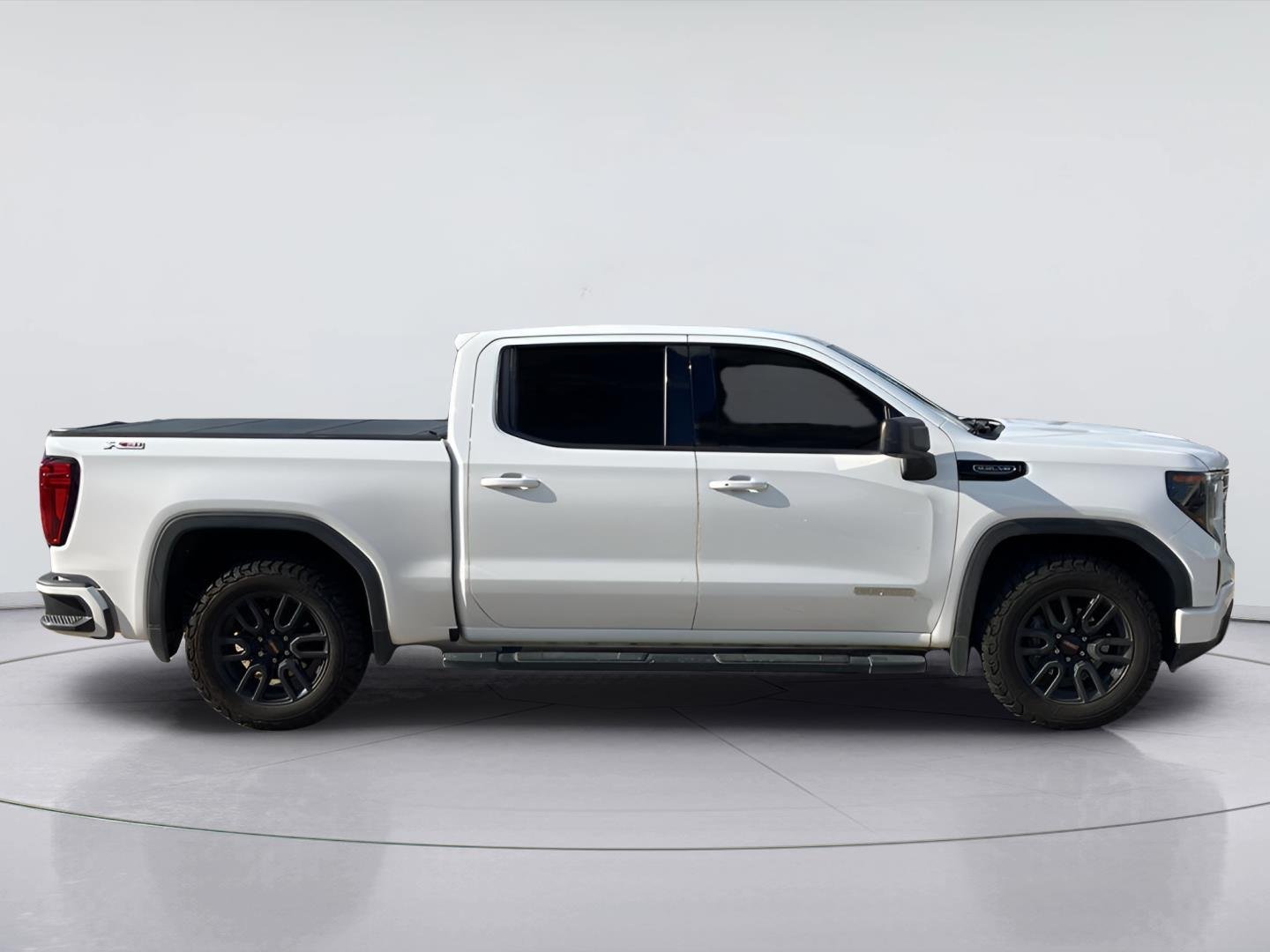 Used 2022 Summit White GMC Elevation image 5