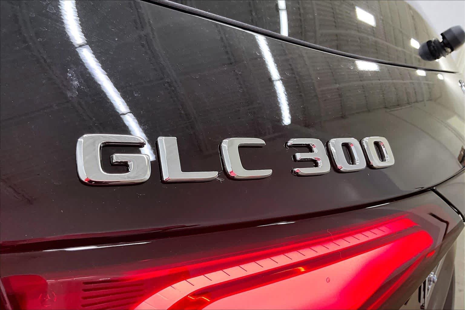 New 2026 Black Mercedes-Benz GLC 300 image 15
