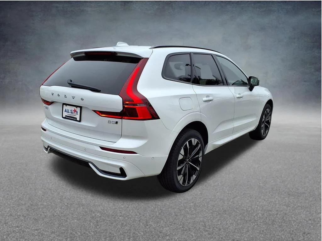 New 2026 Crystal White Volvo Ultra image 8