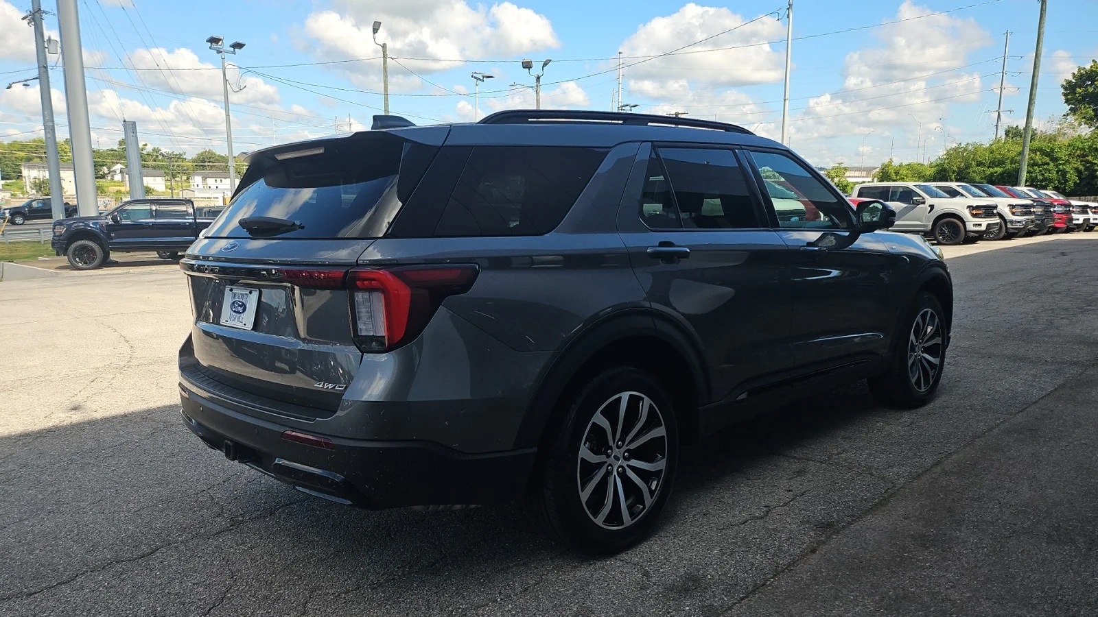 Used 2025 Gray Ford ST-Line 4WD image 5