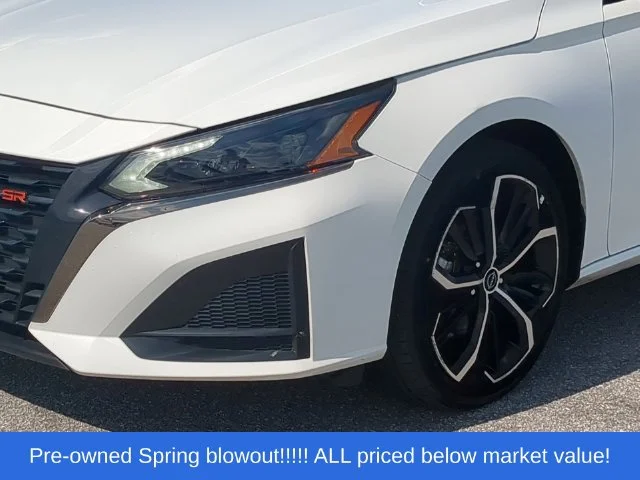 Used 2024 White Nissan 2.5 SR image 17