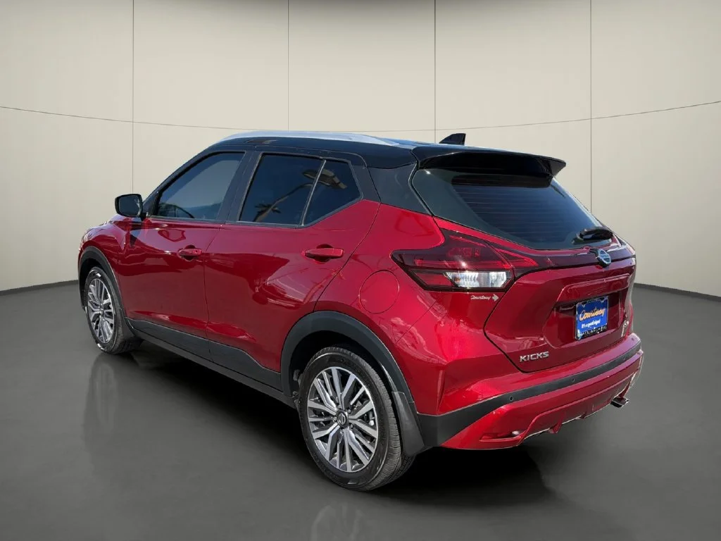 Used 2021 Red Nissan SV Xtronic CVT image 5