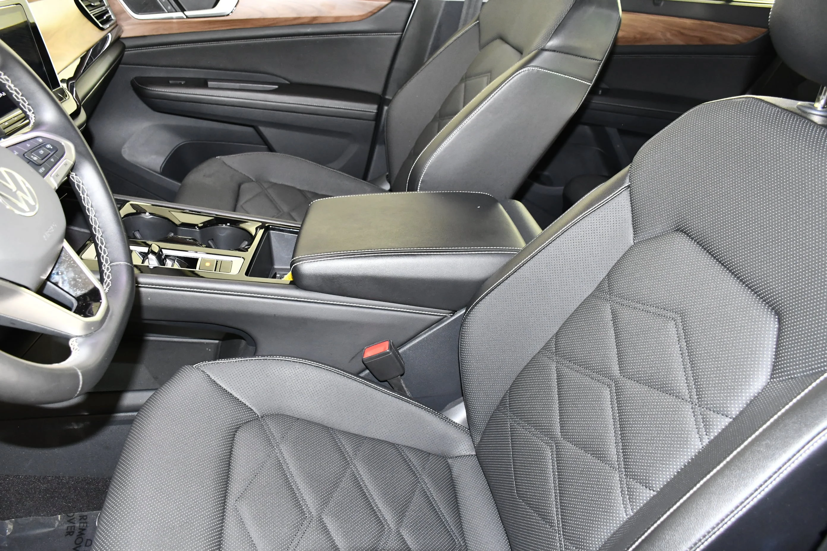Used 2024 Gray Volkswagen 2.0T SE w/Technology image 37