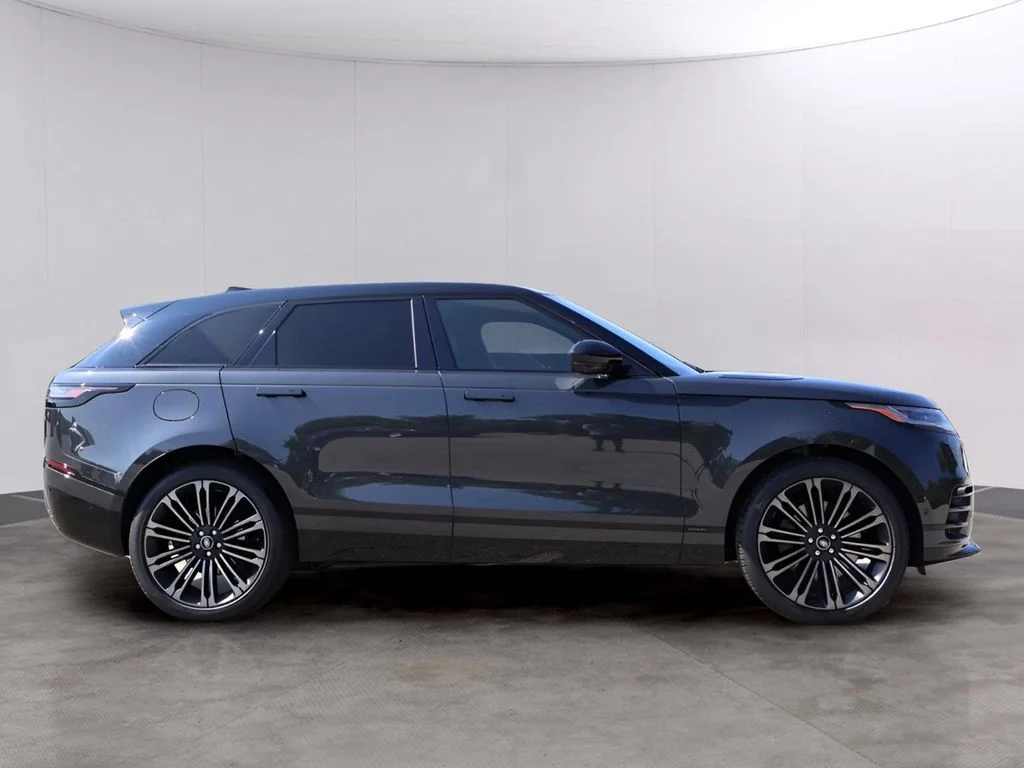 Used 2026 Carpathian Gray Premium Metallic Land Rover Autobiography image 4