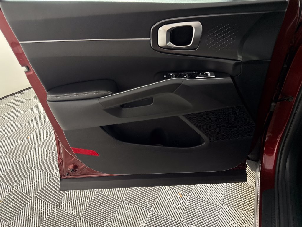 2025 Kia Sorento S - Photo 10