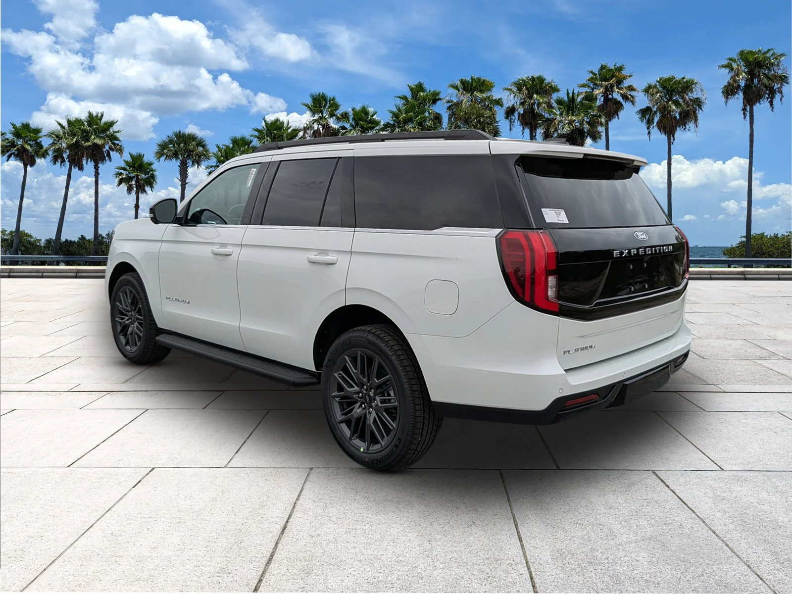 New 2027 Star White Metallic Tri-Coat Ford Platinum image 5