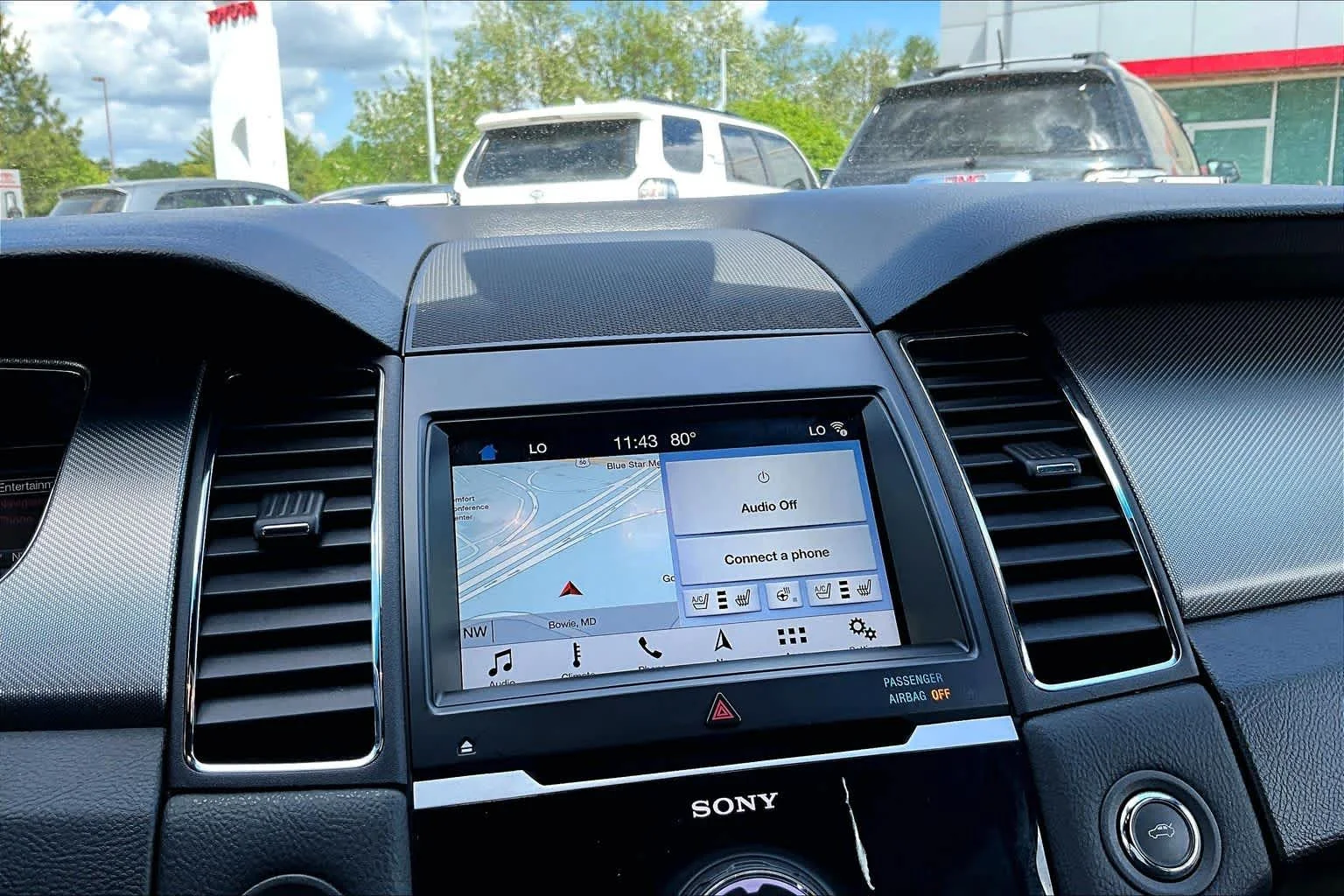 Used 2018 White Platinum Metallic Tri-Coat Ford SHO image 34