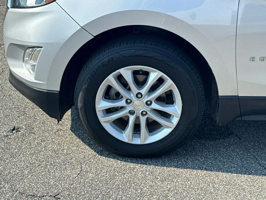 2021 Chevrolet Equinox LT - Photo 11