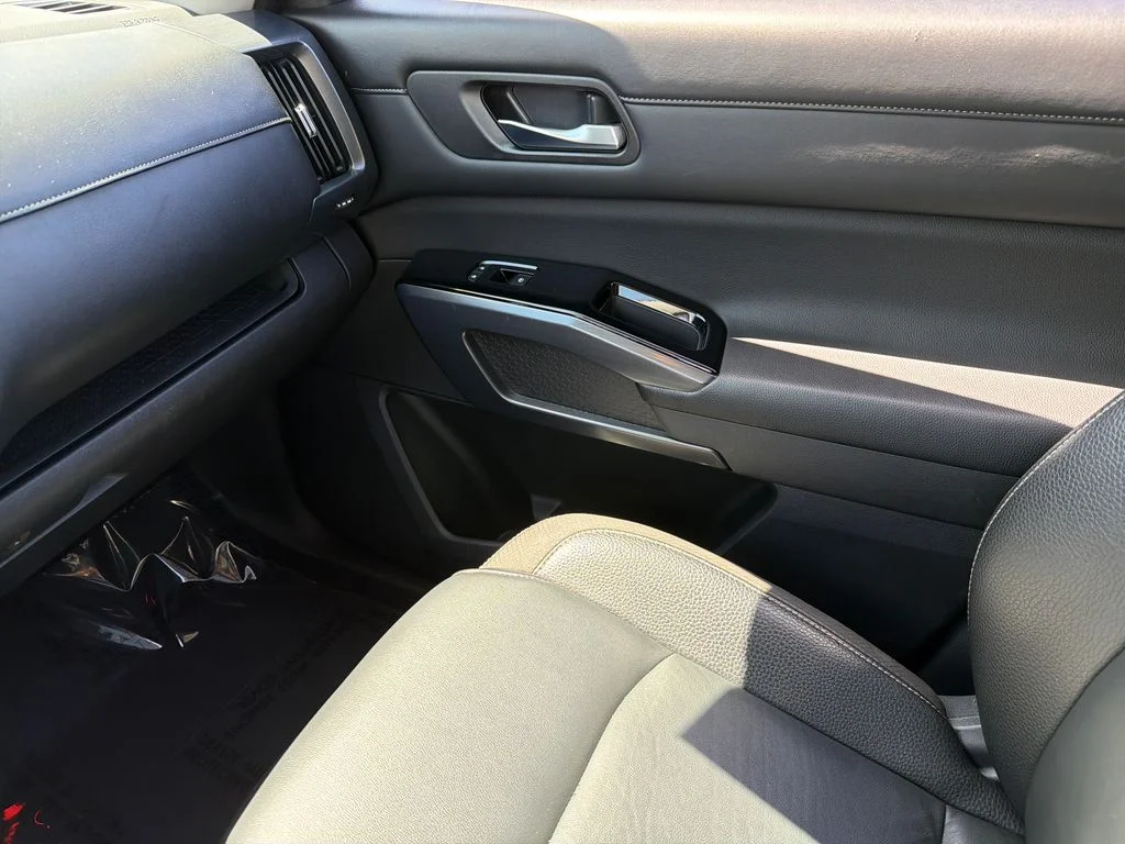 Certified Used 2023 White Nissan SL image 37