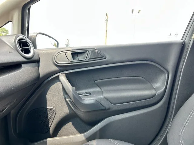 Used 2018 Gray Ford SE image 35