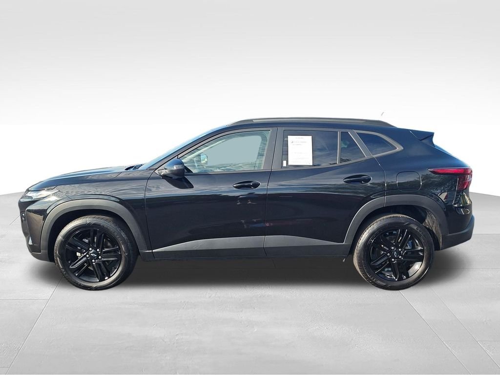 Used 2025 Black Chevrolet ACTIV image 2