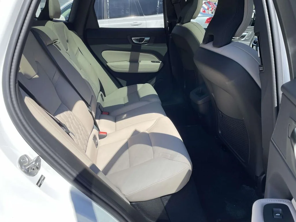 2026 Volvo XC60 Plus - Photo 19