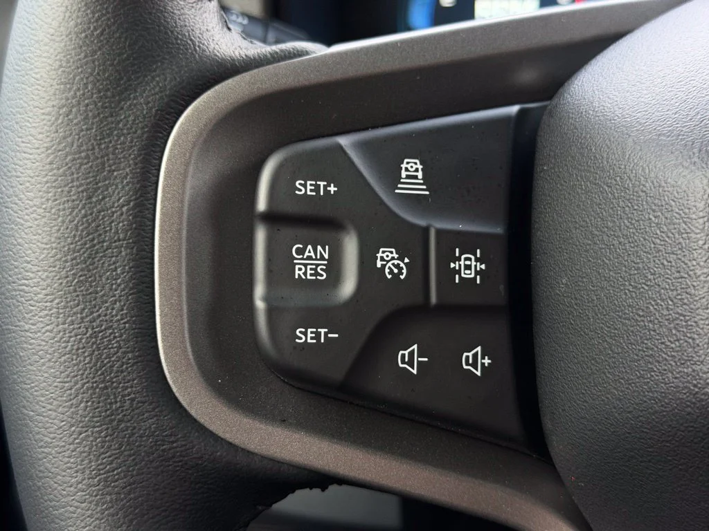 Used 2025 Blue Ford Badlands image 30