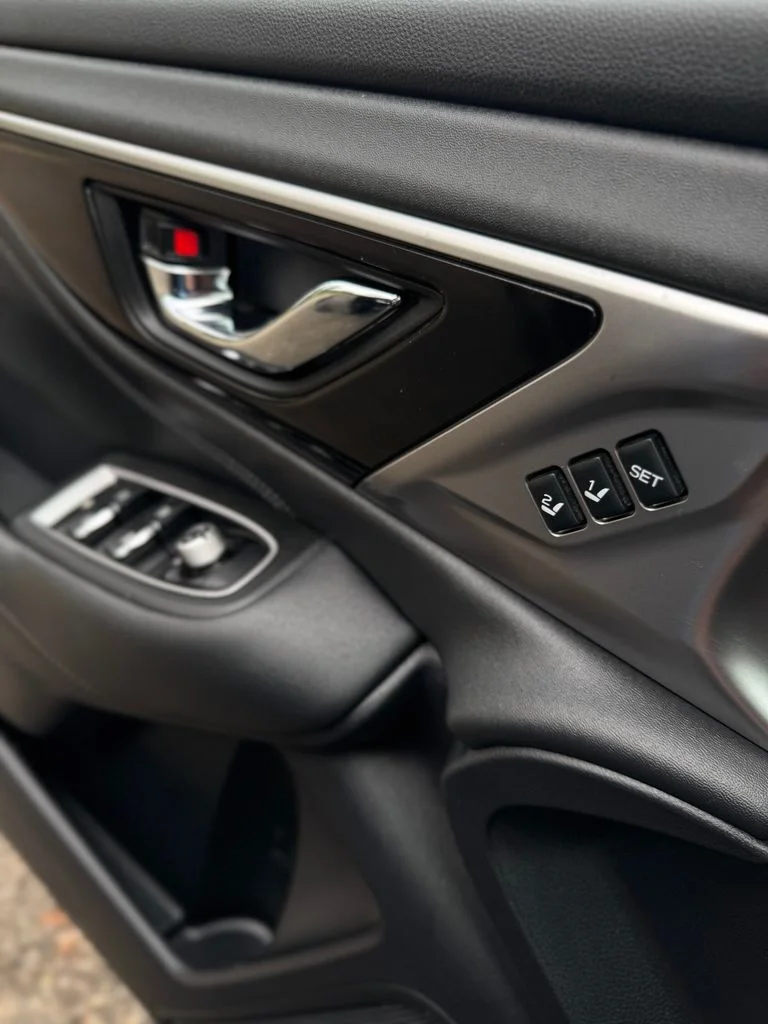Used 2020 Black Subaru Limited image 31