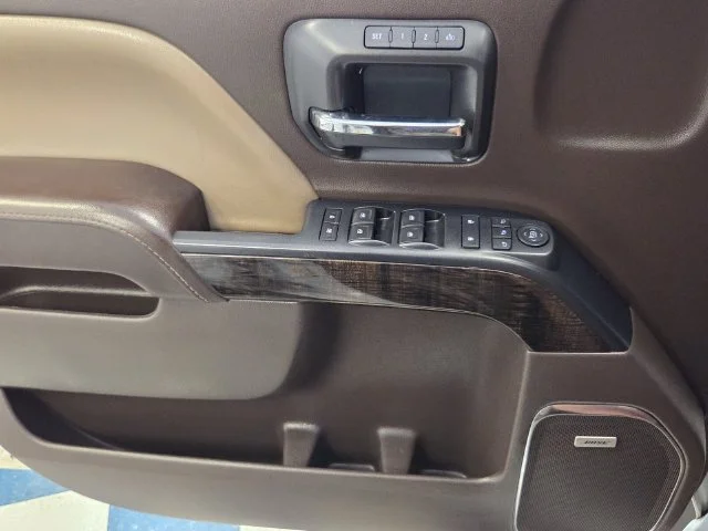Used 2016 WHITE FROST TRICOAT GMC Denali image 26