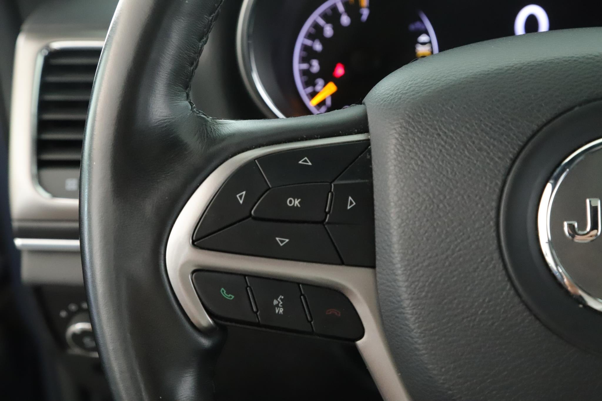 Used 2019 Slate Blue Pearlcoat Jeep Limited 4x4 image 11