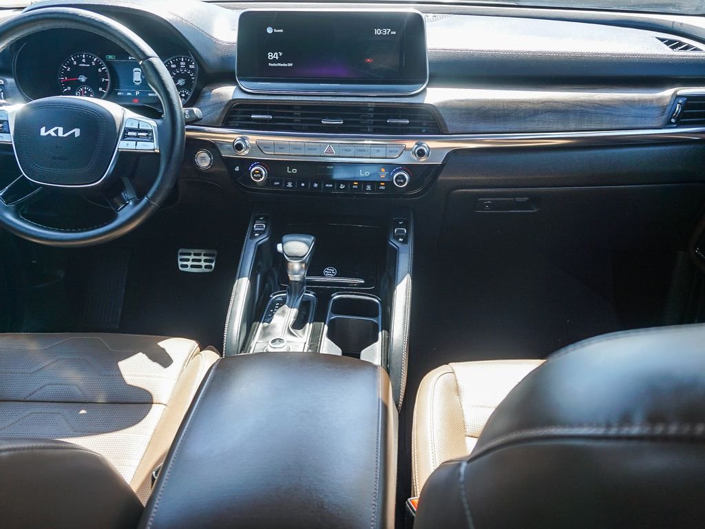 Certified Used 2022 White Kia SX image 15