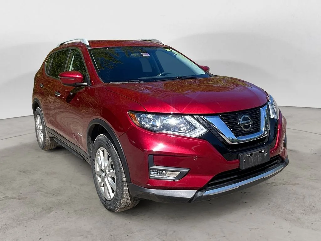 Used 2018 Scarlet Nissan SV image 8